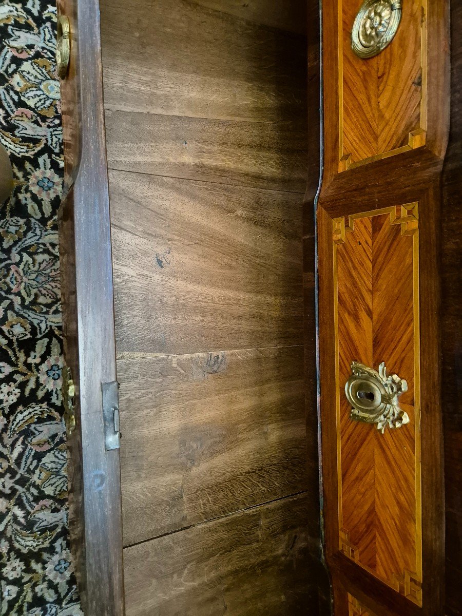 Transition Period Chest Of Drawers With Marquetry From The 18th Century-photo-2