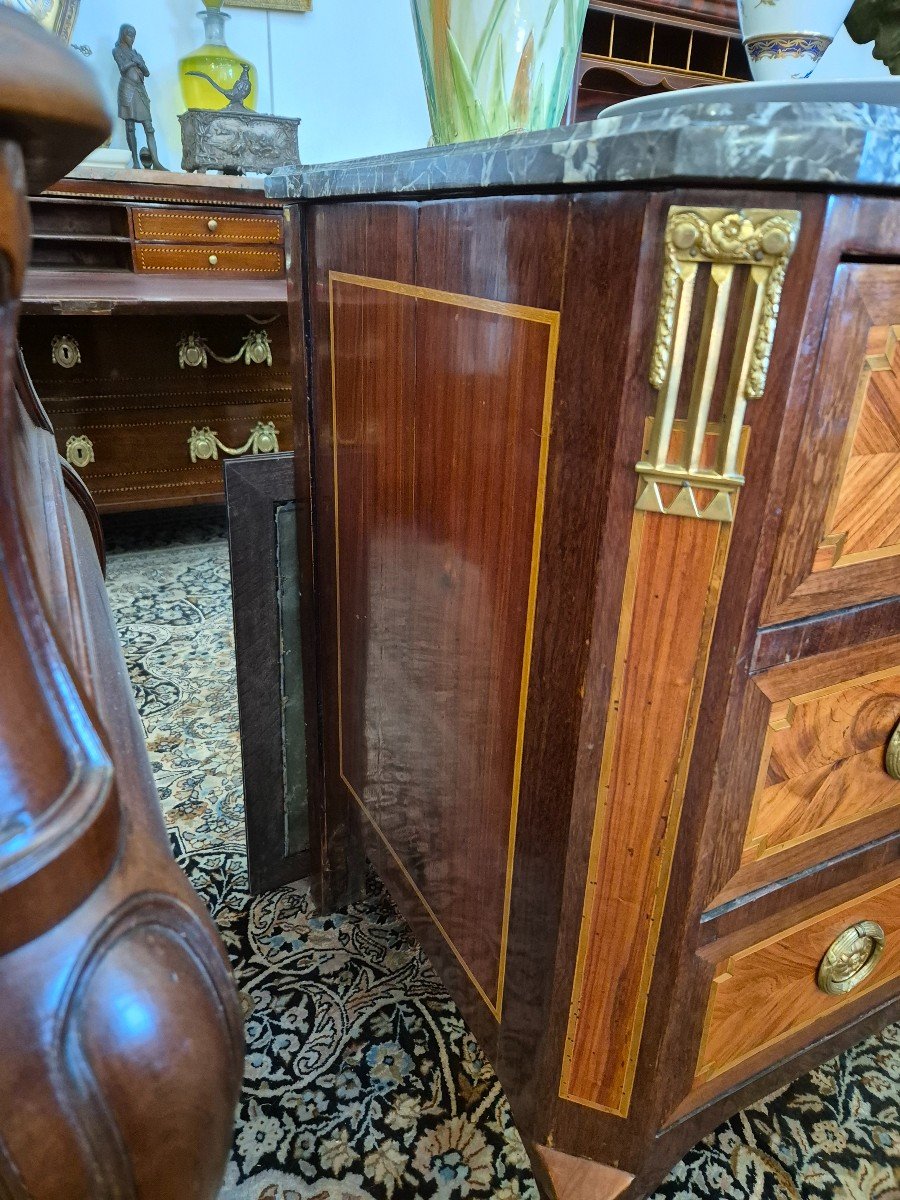 Transition Period Chest Of Drawers With Marquetry From The 18th Century-photo-5