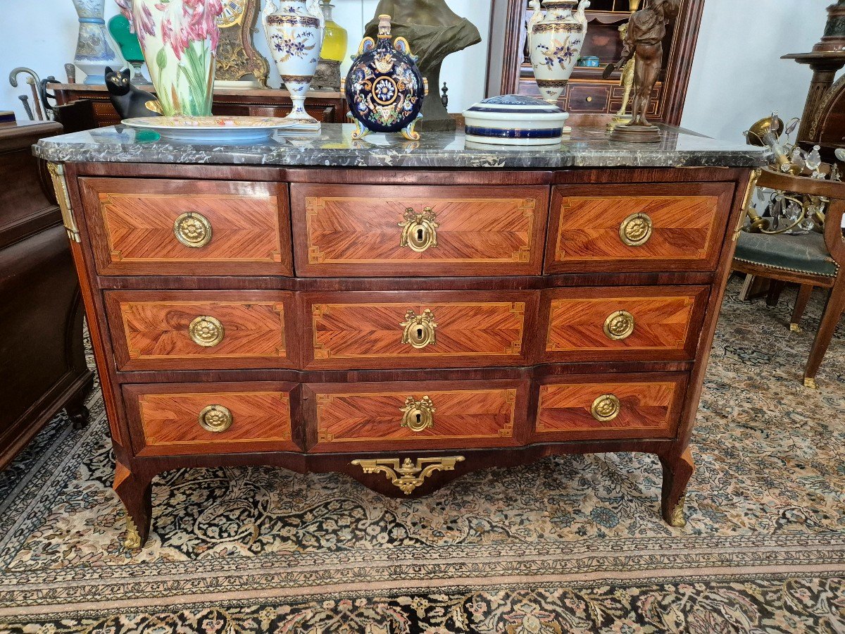 Transition Period Chest Of Drawers With Marquetry From The 18th Century