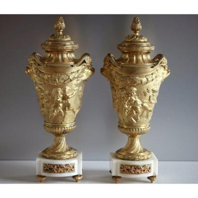 Paire de Cassolettes Vases H 37 cm, d'après Clodion