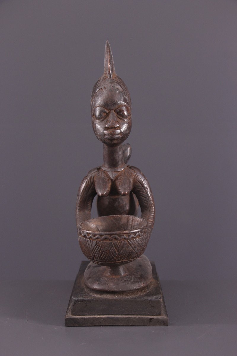 African Tribal Art - Yoruba Cup Bearer-photo-2