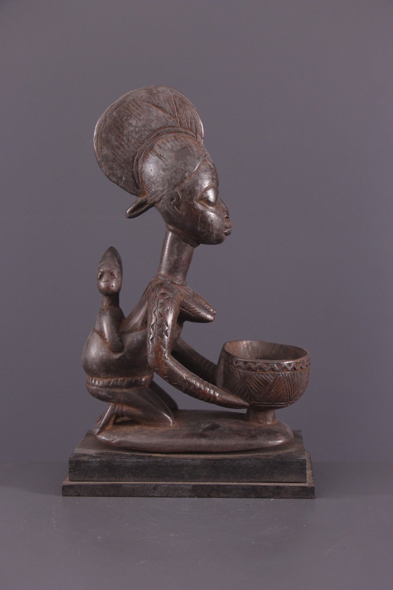 African Tribal Art - Yoruba Cup Bearer-photo-1