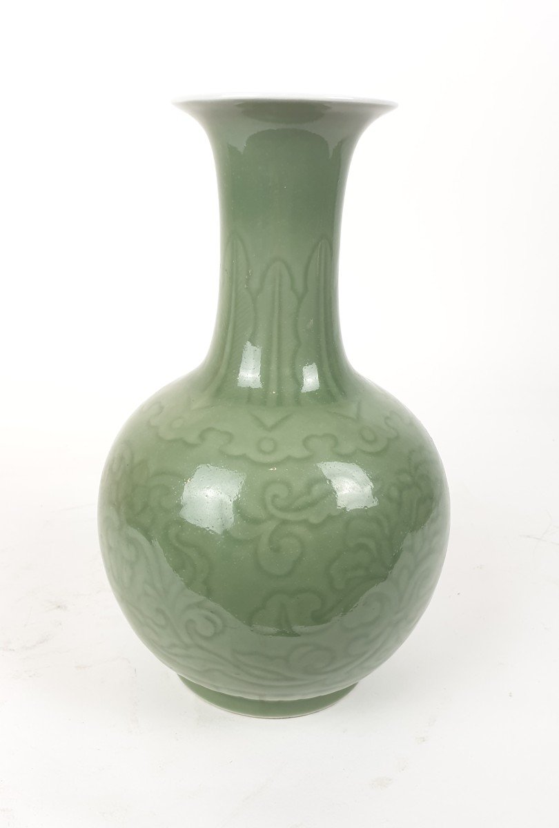 Chine - Vase Balustre En Porcelaine Vert Céladon - 28.5 Cm