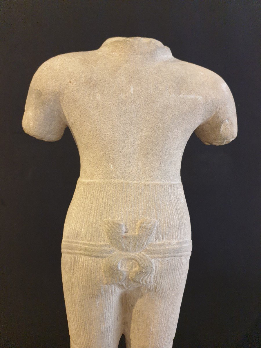 Cambodia - Male Torso In Sandstone - 56.5 Cm-photo-1