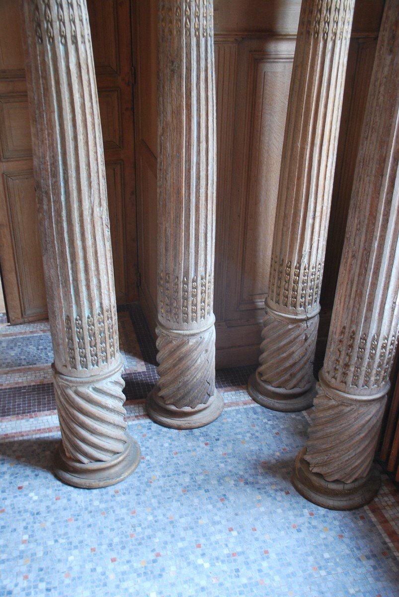 Rare Suite Of 4 Columns In Carved Wood From The XVIII-photo-1