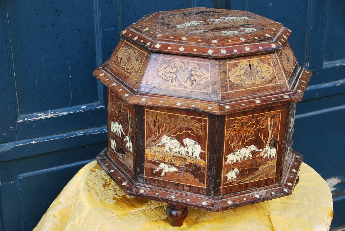 Important XVII Style Chest Decorated With Elephants