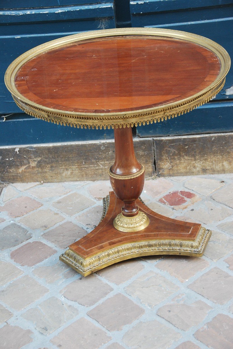 Elegant Pedestal Mahogany XIX