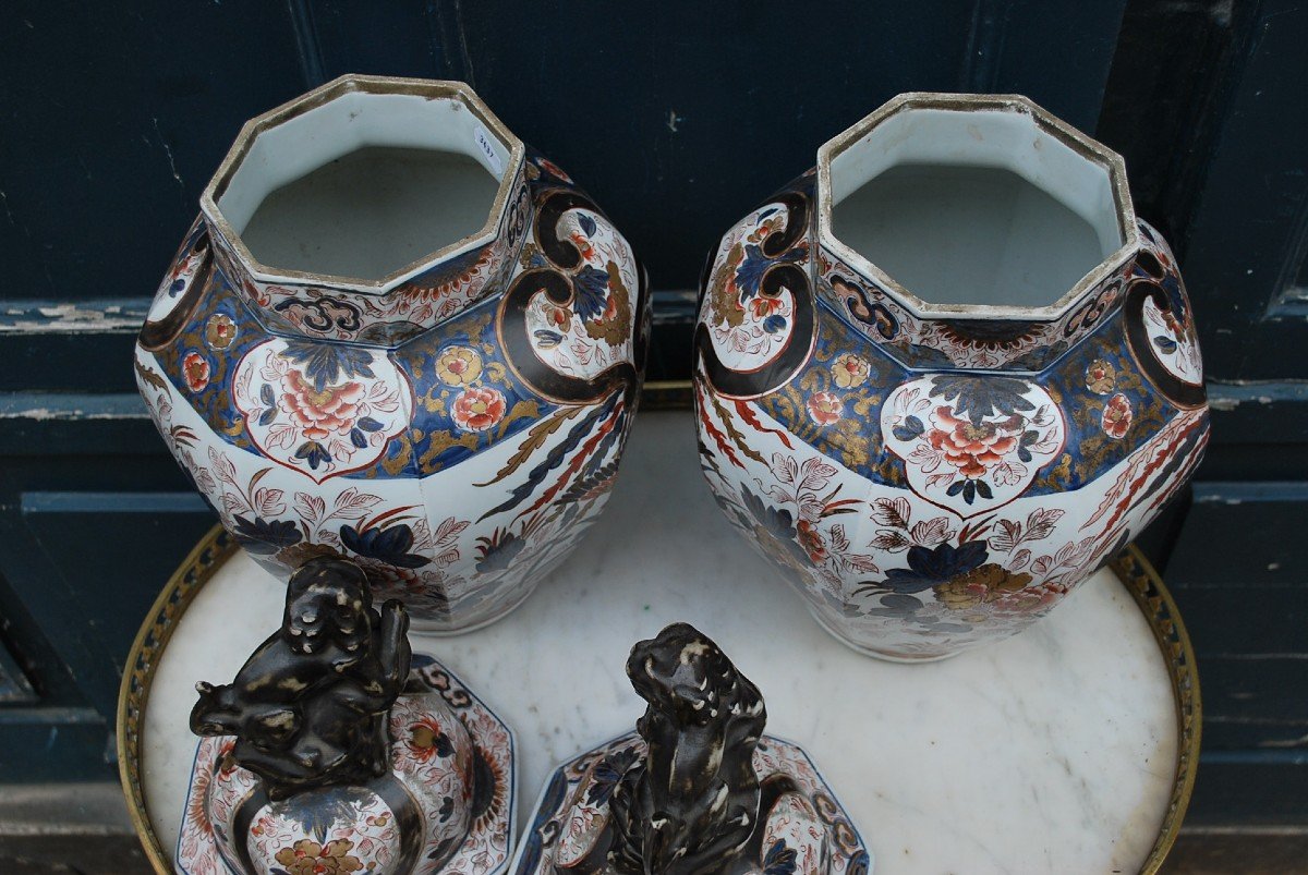 Pair Of Covered Potiches With Imari Decor XIX-photo-2