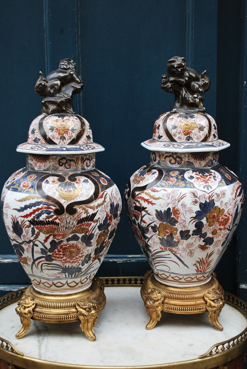 Pair Of Covered Potiches With Imari Decor XIX-photo-3