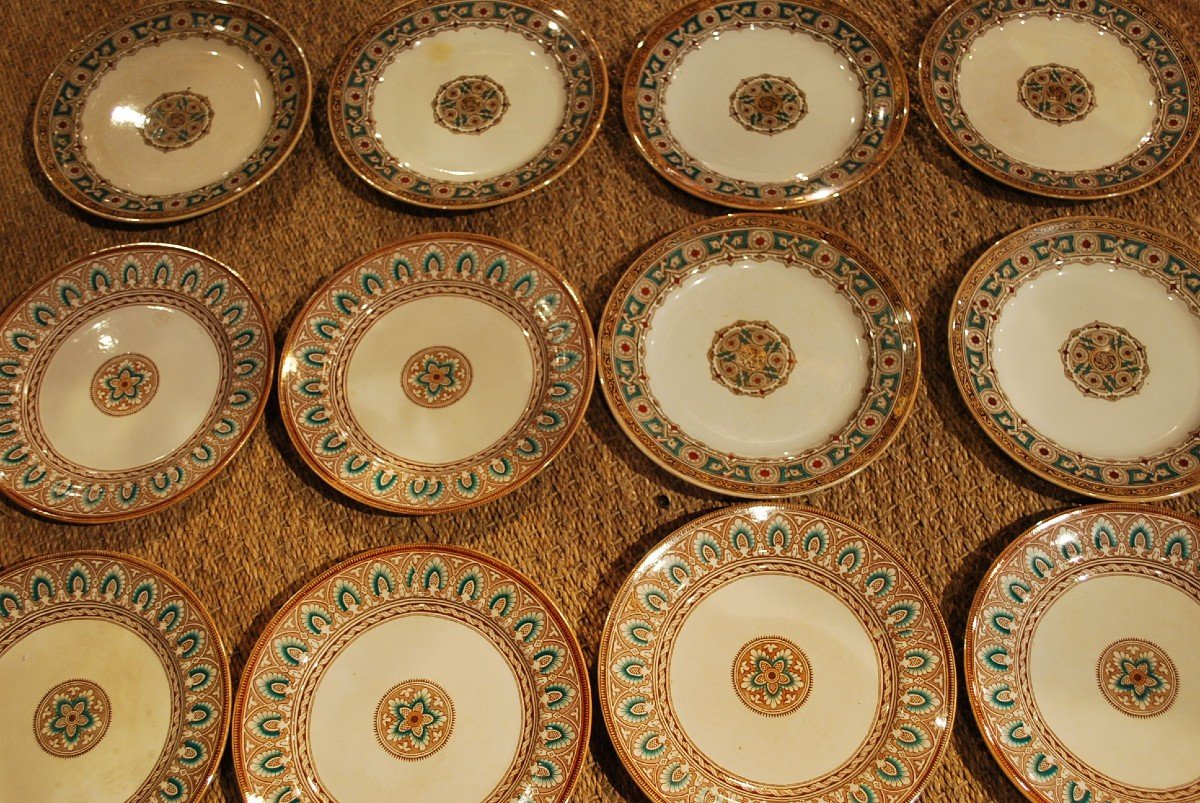 Meeting Of 12 Plates In English Earthenware XIX