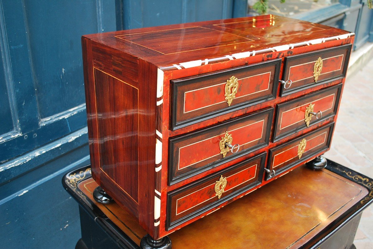 Flanders Cabinet XVII Red Tortoiseshell-photo-2