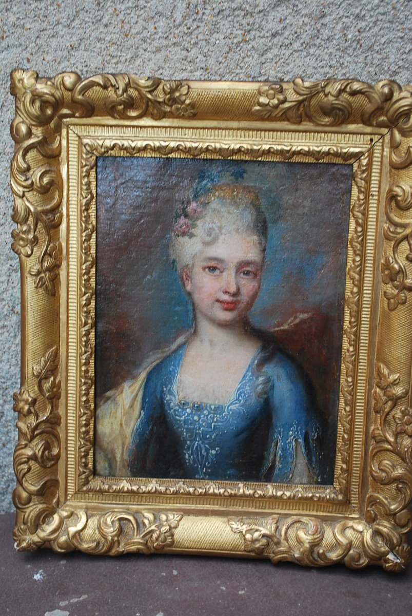 Petit Portrait De Femme Début Du XVIII