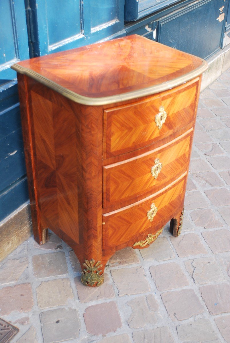 Small Regency Style Chest Of Drawers -photo-2