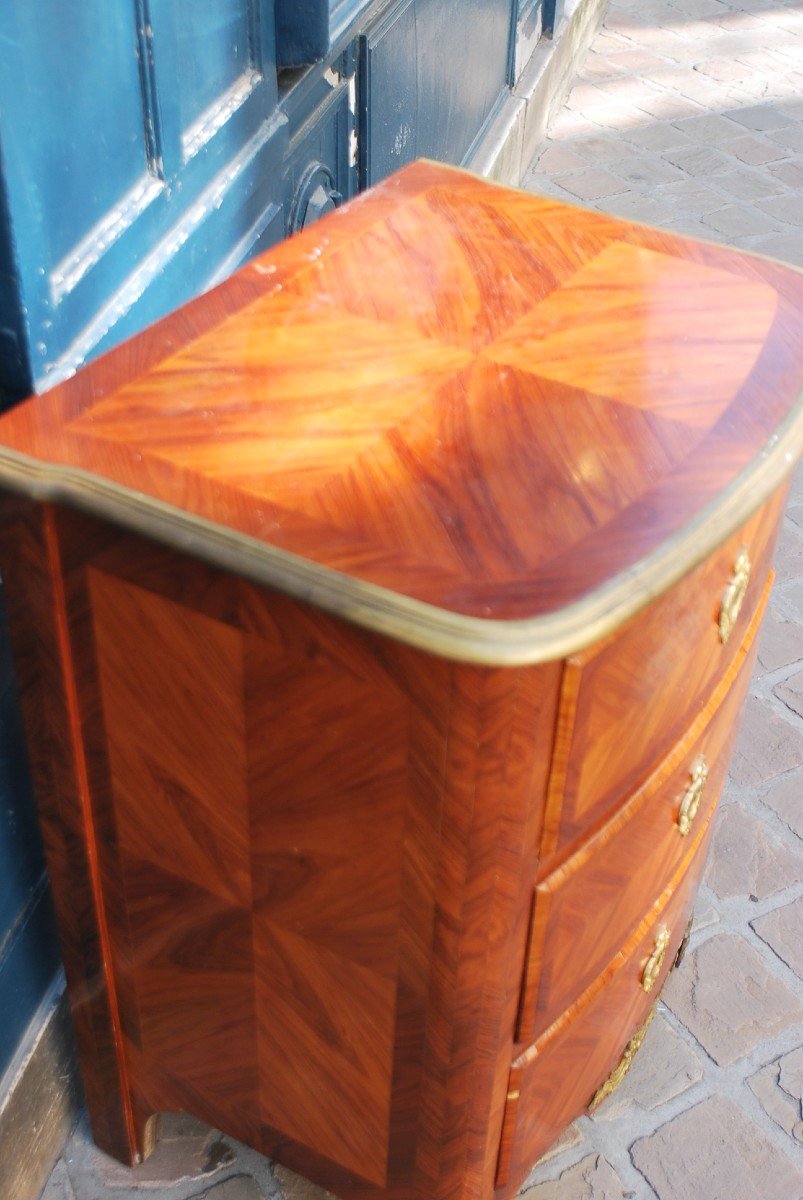 Small Regency Style Chest Of Drawers -photo-3