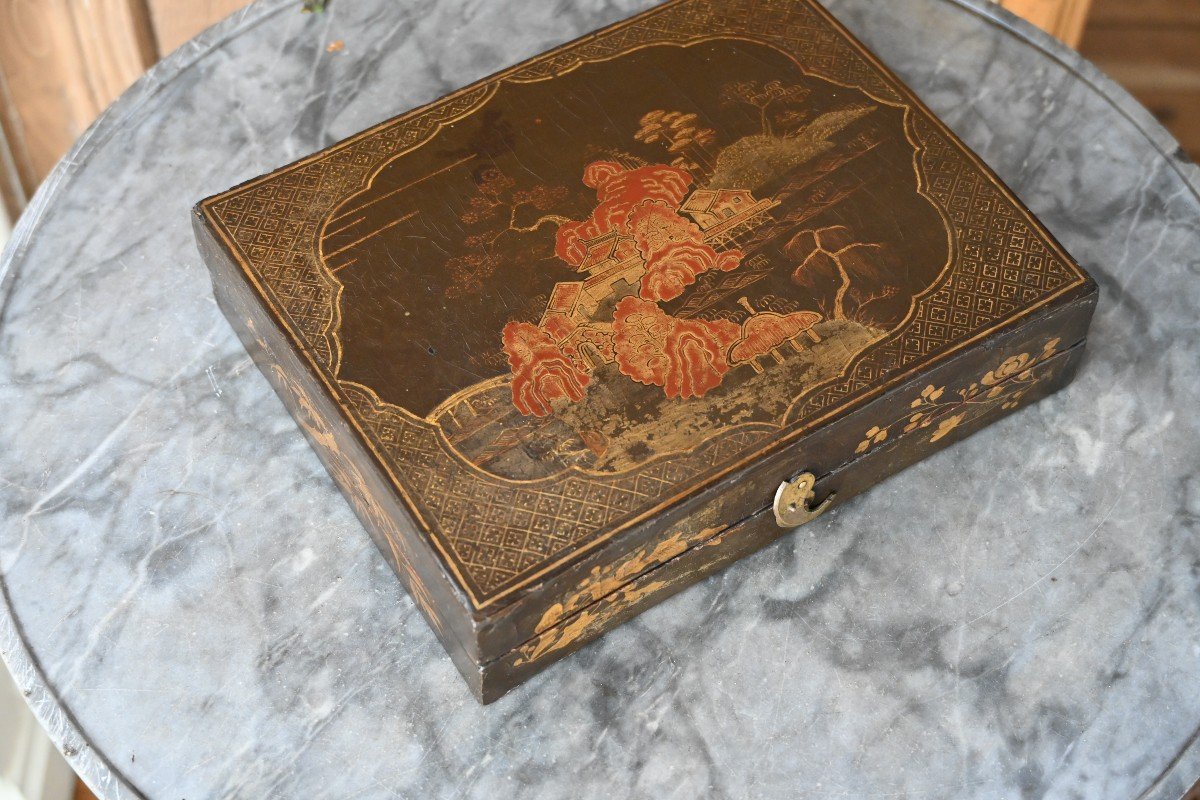 Beautiful Martin Varnish Box With Black Background XVIII-photo-2