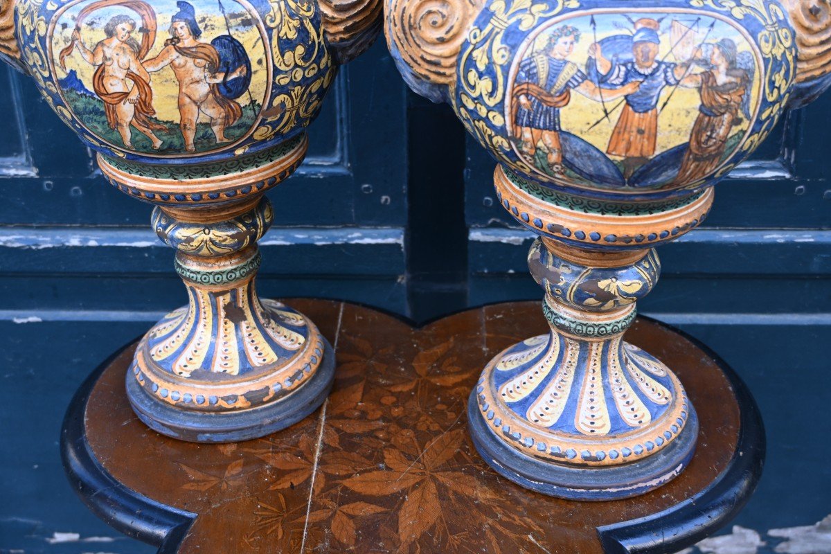 Urbino Paire De Grands Vases En Faience Dans Le Gout De La Renaissance-photo-5