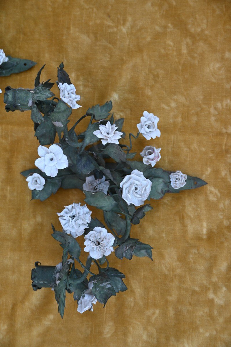 Pair Of Green Sheet Metal Wall Lights And Porcelain Flowers, 19th Century-photo-3