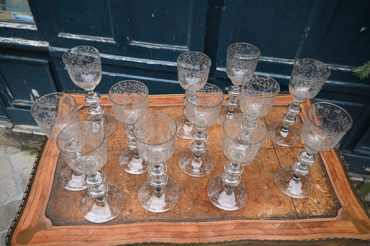 Set Of Twelve Large Engraved Glasses In The 18th Century Style-photo-5