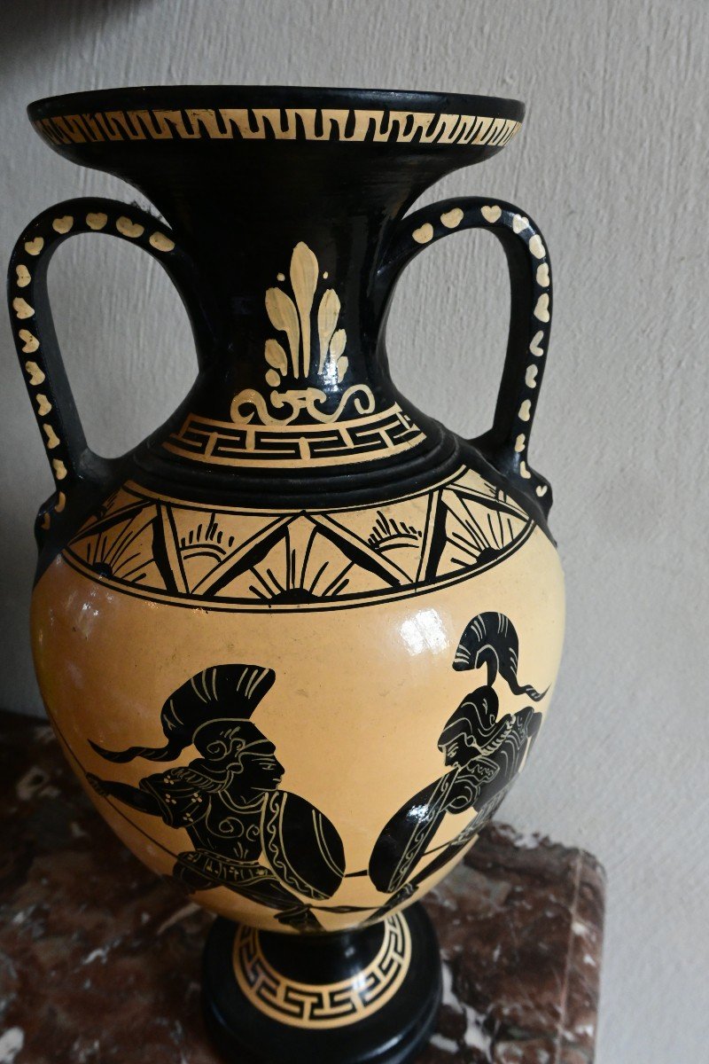 Black-figured Earthenware Amphora Vase In The Ancient Greek Taste-photo-1