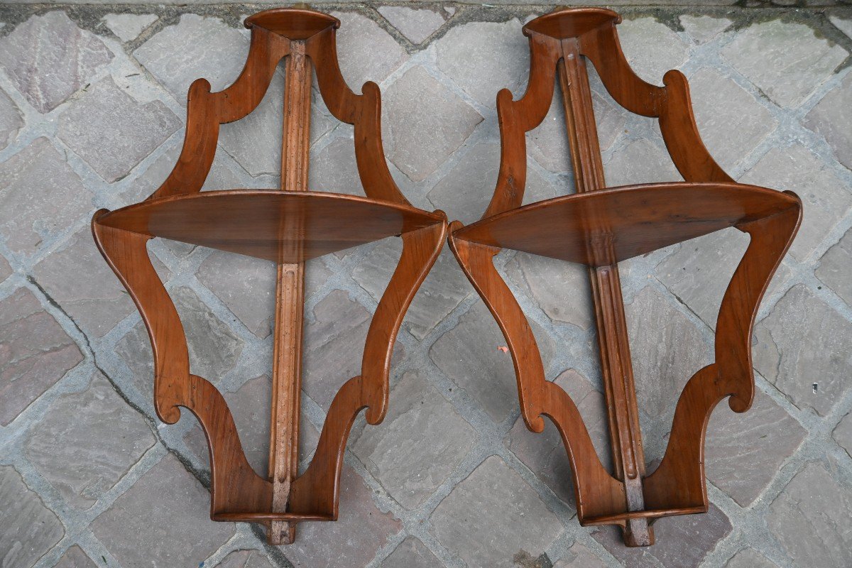 Pair Of Elegant 18th Century Corner Shelves