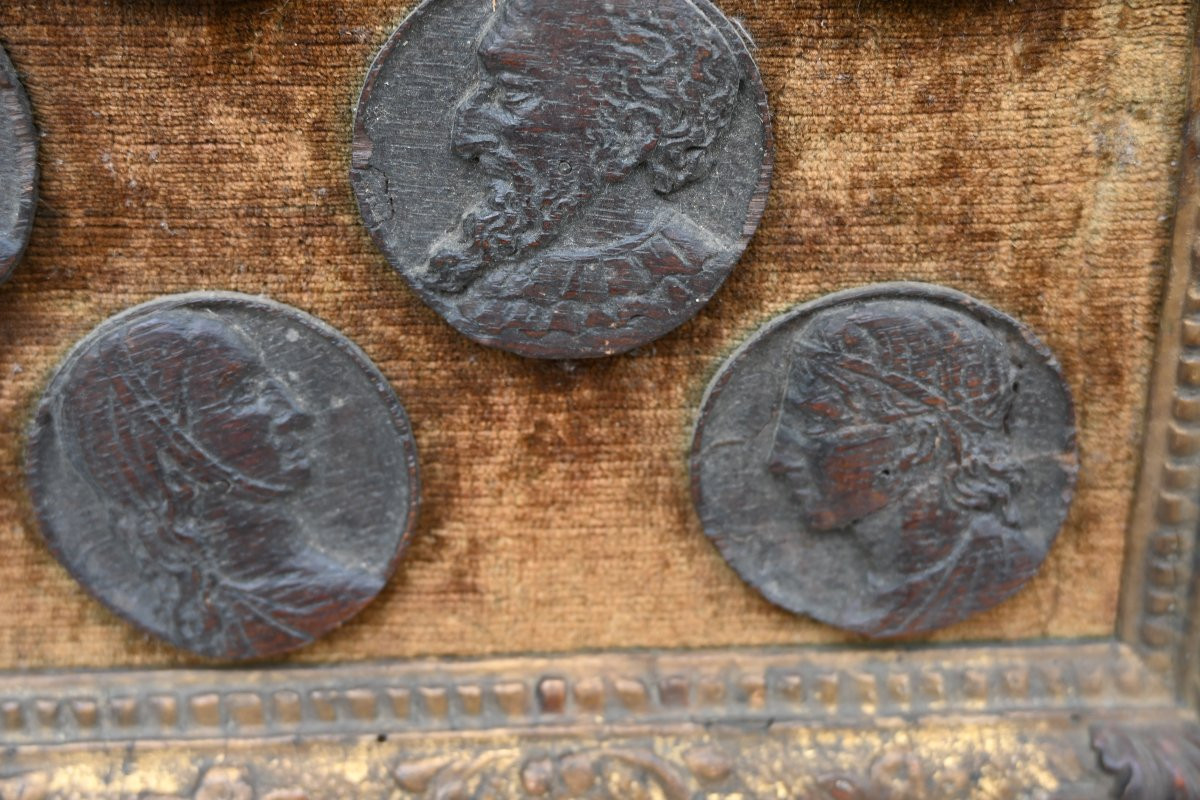 Set Of Nine Medallions Of Wooden Profiles XVII, -photo-3