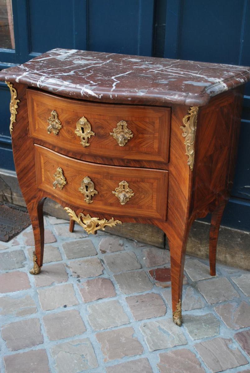 Petite Commode Sauteuse D Entre Deux D époque Louis XV