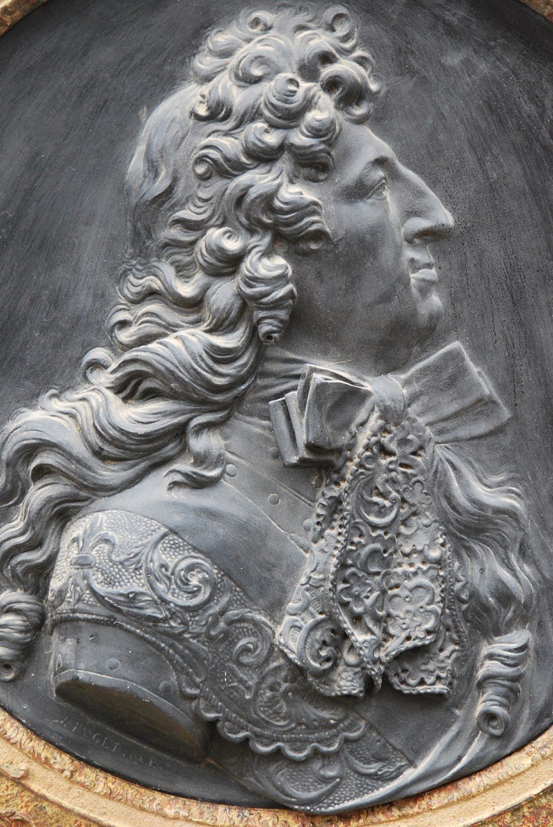 Large Patinated Plaster Medallion, Profile Of Louis XIV-photo-3