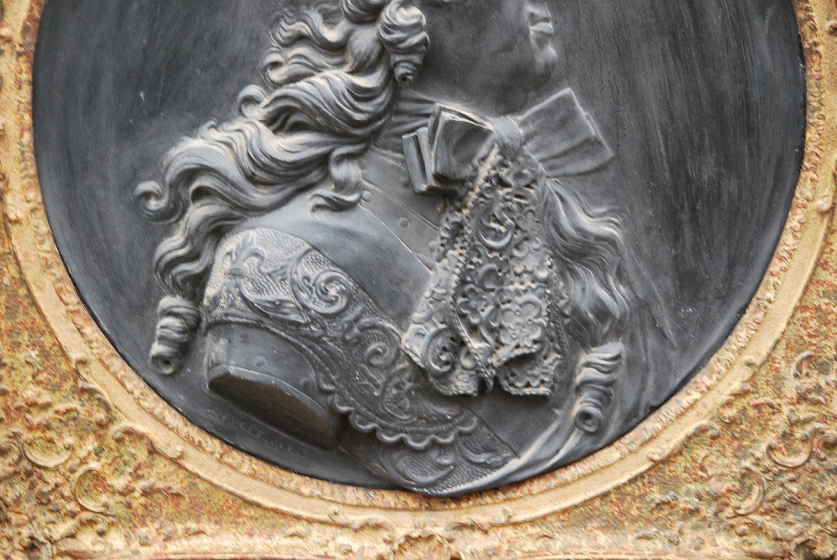 Large Patinated Plaster Medallion, Profile Of Louis XIV-photo-4