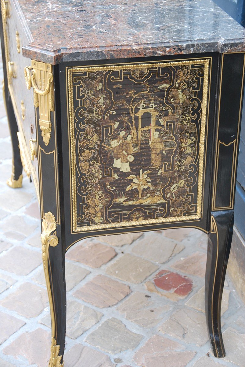 Elegant Lacquered Dresser With Lacquer Panel-photo-2