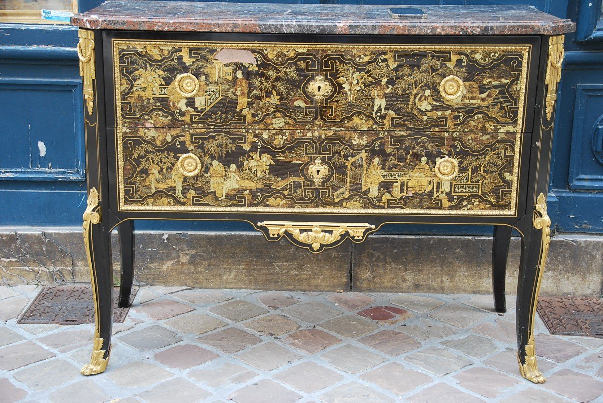 Elegant Lacquered Dresser With Lacquer Panel-photo-7