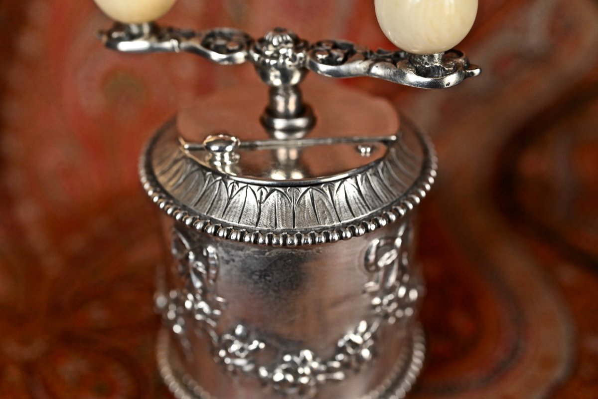 19th Century Silver Pepper Mill-photo-2