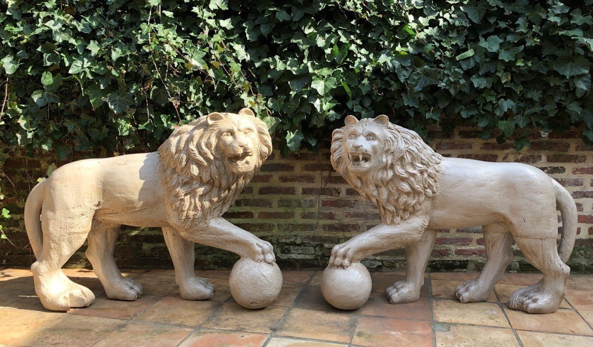 Paire De Grands Lions En Bois Sculpté 1920 ( 114 X 87 Cm )-photo-8
