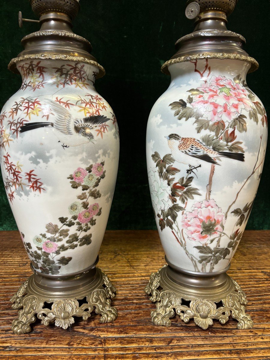 Pair Of 19th Century Porcelain / Bronze Oil Lamps-photo-2