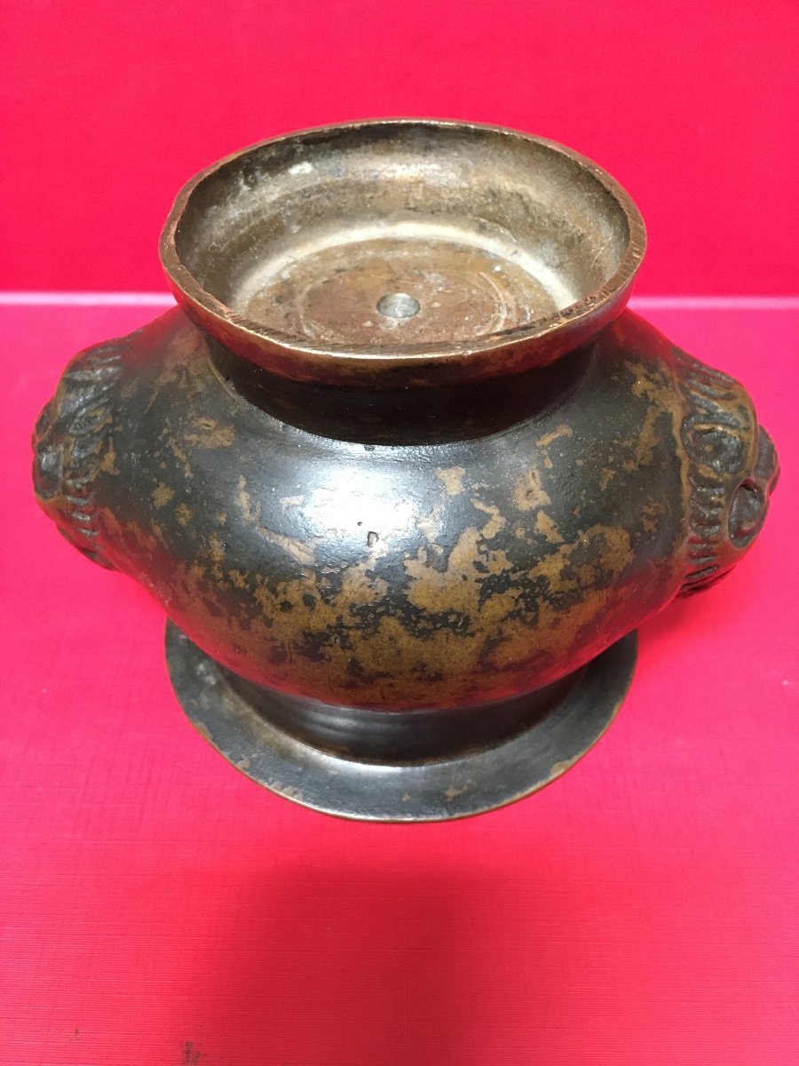 A Chinese Incense Burner Dating To Around 1700 -photo-1