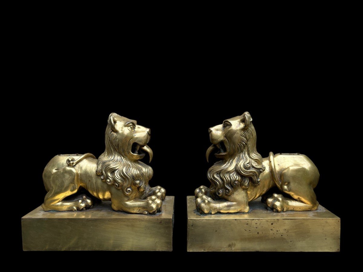 Pair Of  Bronze Lions On Pedestal Early 19th Century.-photo-2