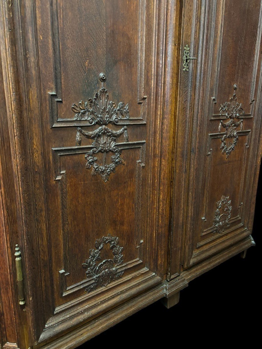 Large 2-door Oak Castle Cabinet From The 18th Century.-photo-1