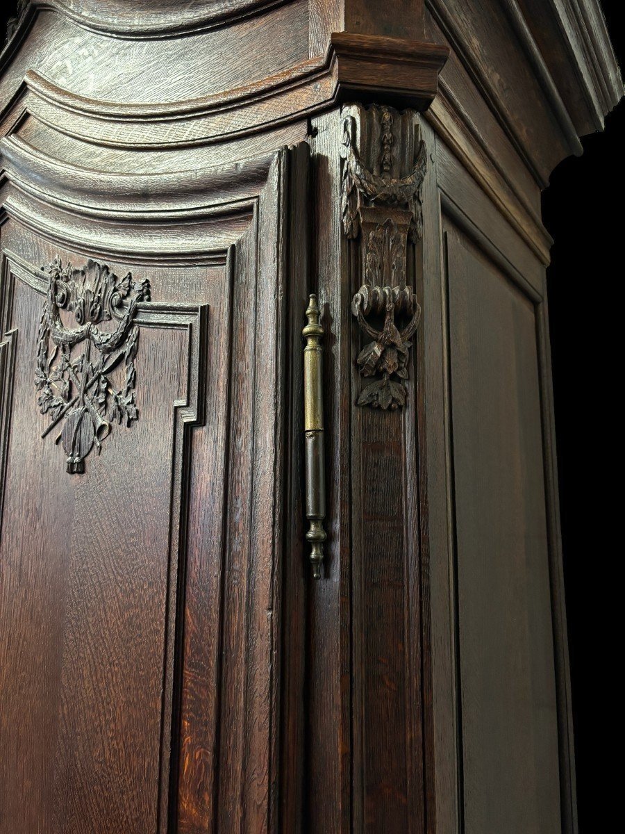 Large 2-door Oak Castle Cabinet From The 18th Century.-photo-2