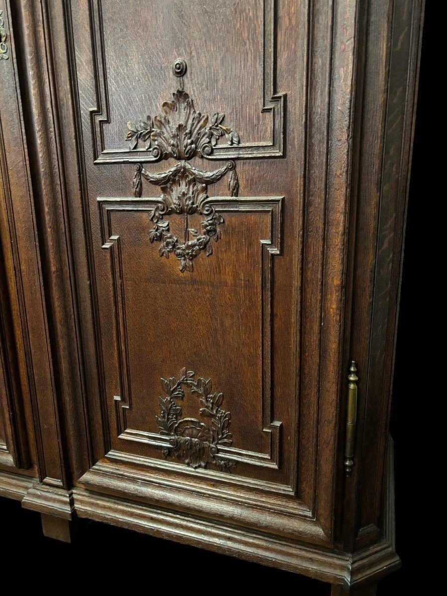 Large 2-door Oak Castle Cabinet From The 18th Century.-photo-7