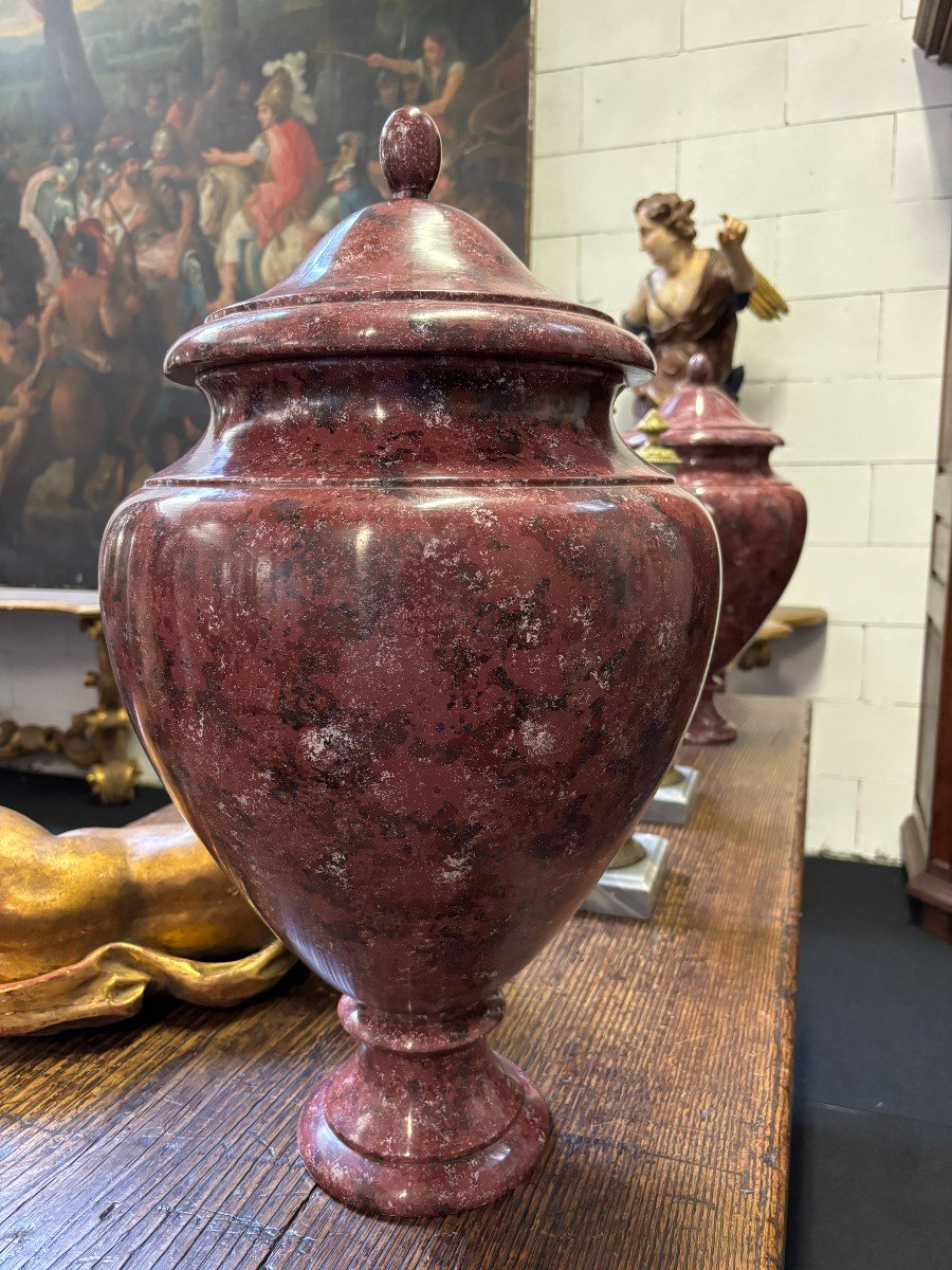 Pair Of Wooden Lidded Vases Painted In Imitation Of Porphyry, 20th Century. (62 Cm)-photo-2