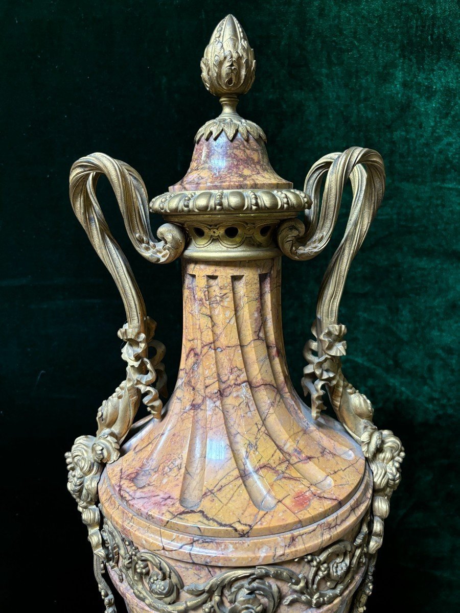 Pair Of Large 19th Century Marble And Gilt Bronze Castle Vases (80 Cm!)-photo-1