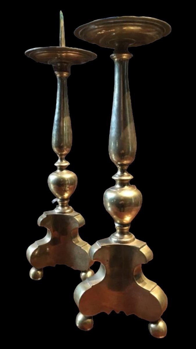 A Pair Of Bronze Candlesticks Circa 1700 -photo-2