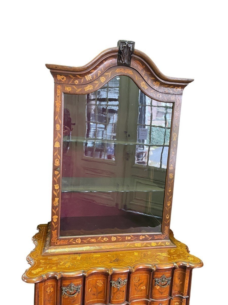 Elegant Marquetry Display Cabinet, Late 18th-early 19th Century.-photo-4