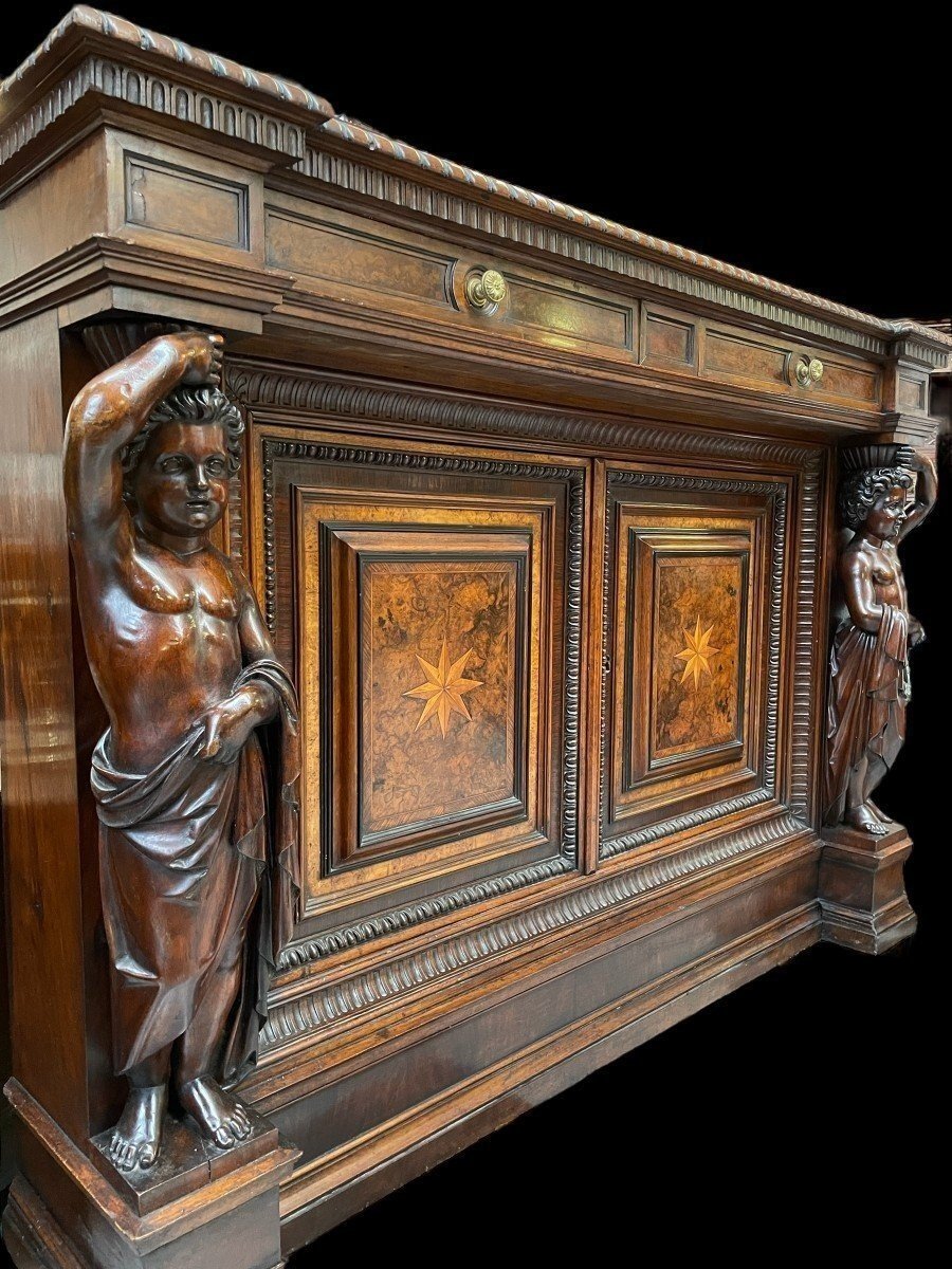 Cabinet Spécial Avec 2 Grandes Sculptures En Noyer 19ème.-photo-2