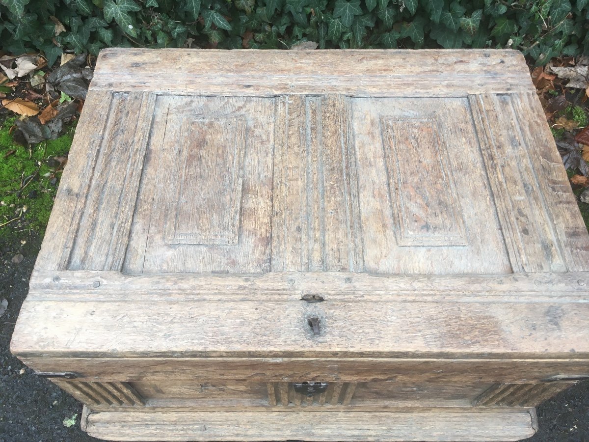 Early Renaissance Document Chest Circa 1600 -photo-1