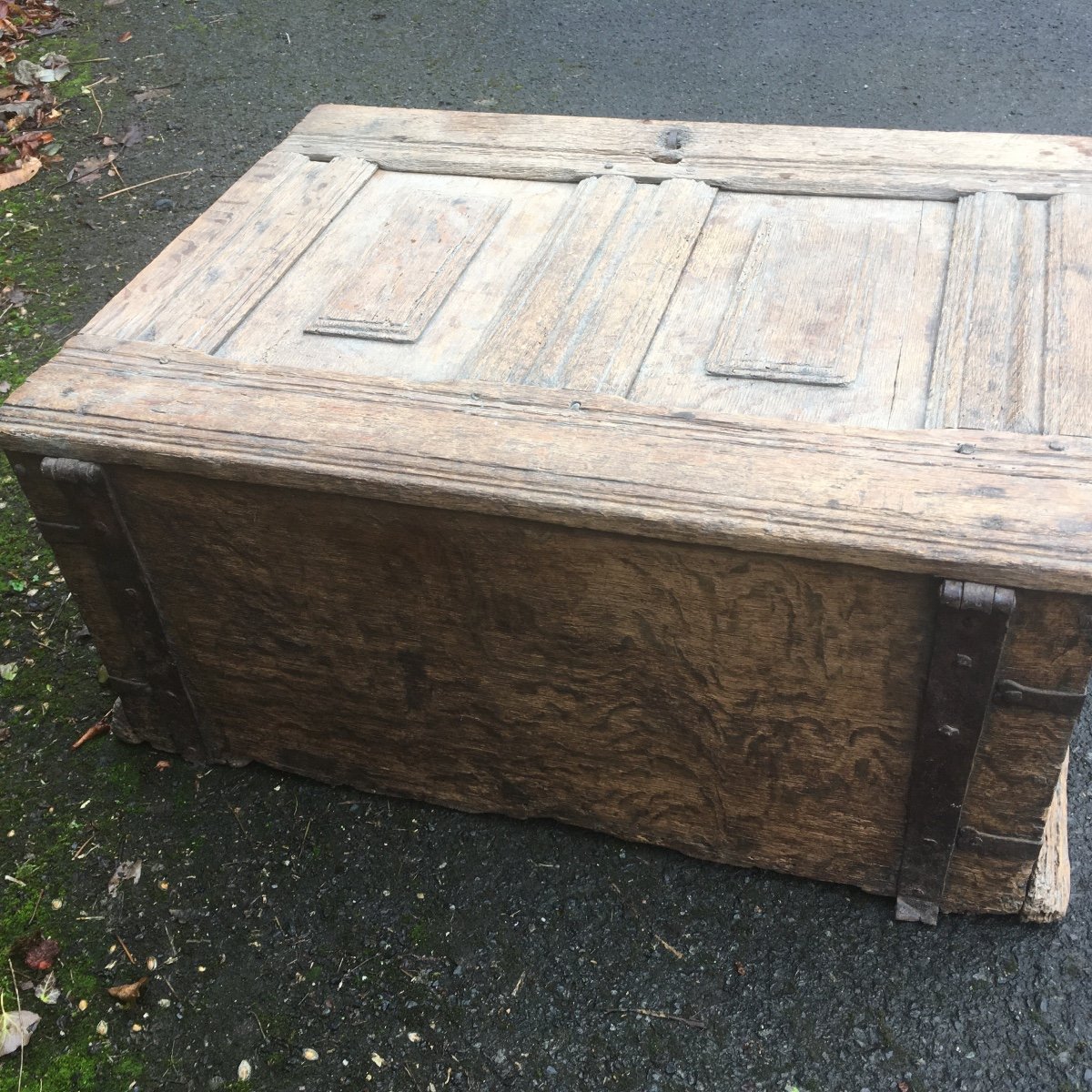 Early Renaissance Document Chest Circa 1600 -photo-6