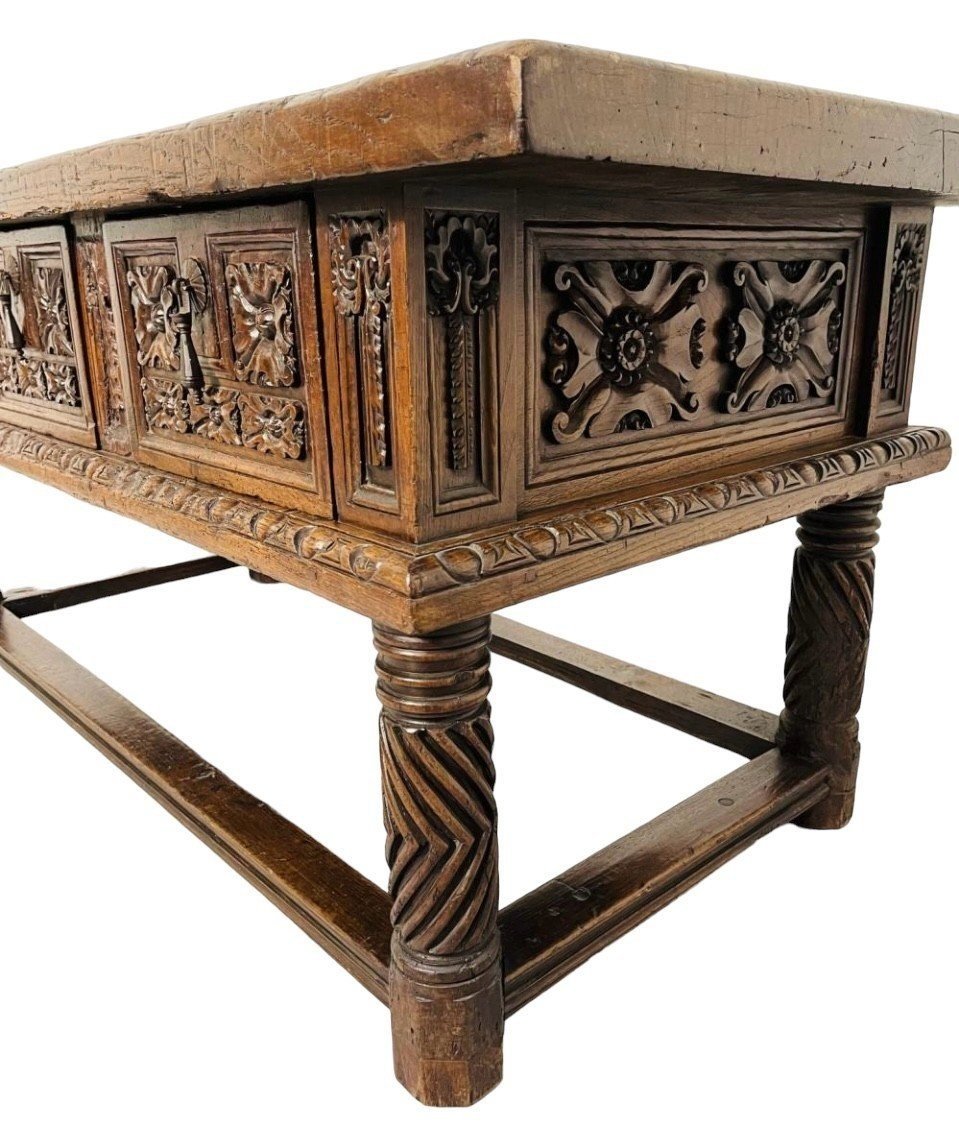 Very Beautiful 17th Century Spanish Chestnut Wood Table.-photo-2