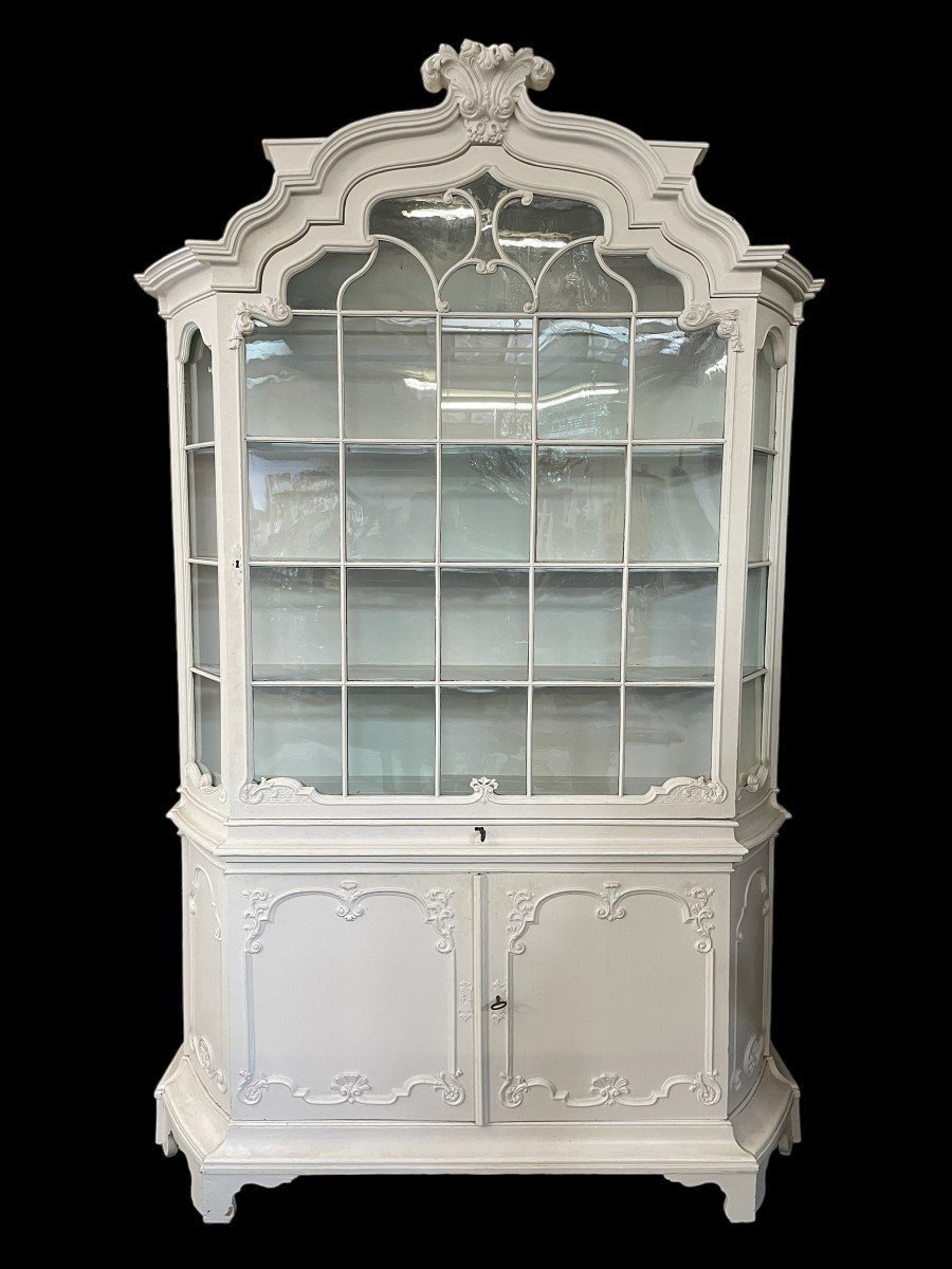 Charmante Vitrine Louis XV Patinée Blanche, 18ème.