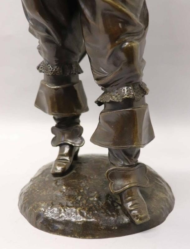 Sculpture "noble Avec Chapeau à Plume" En Bronze , 19ème ( 66 Cm )-photo-7