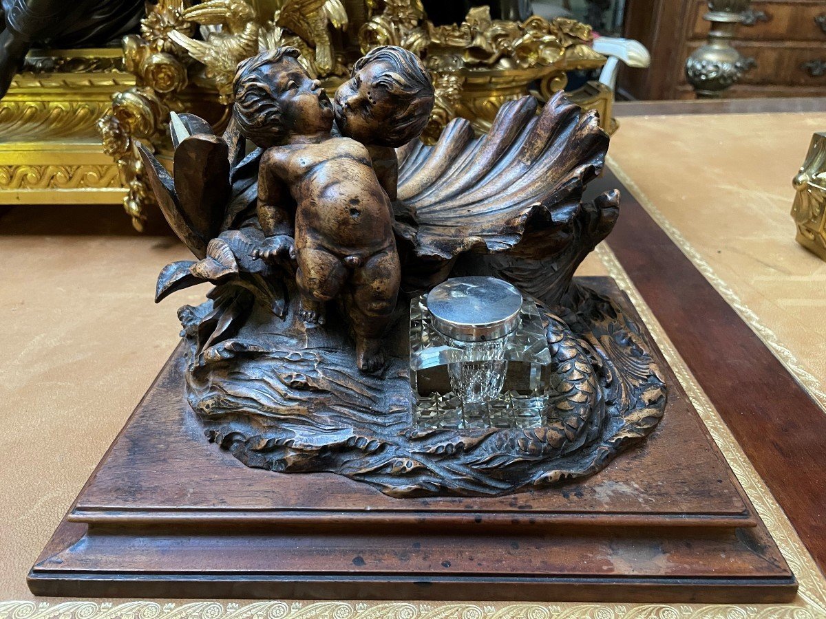 Beautiful Inkwell "2 Putti With Fish" In Walnut 19thc.-photo-3