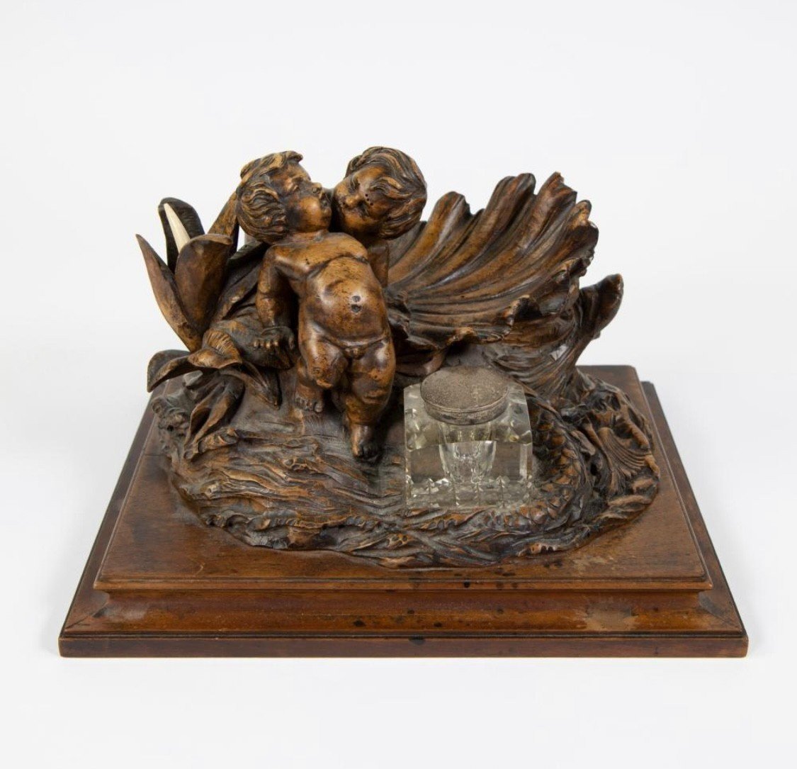 Beautiful Inkwell "2 Putti With Fish" In Walnut 19thc.